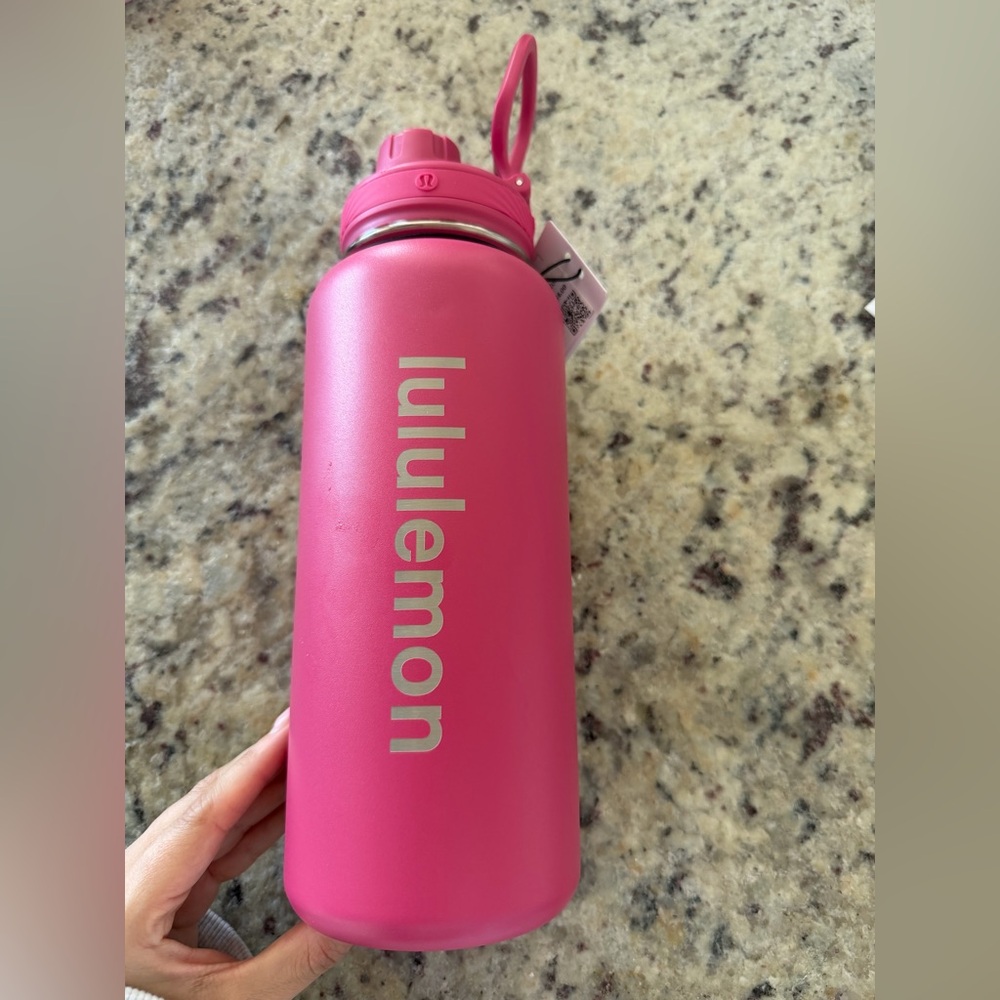 Lululemon Pink Back To Life Sport Bottle 32oz. 💕⚡️